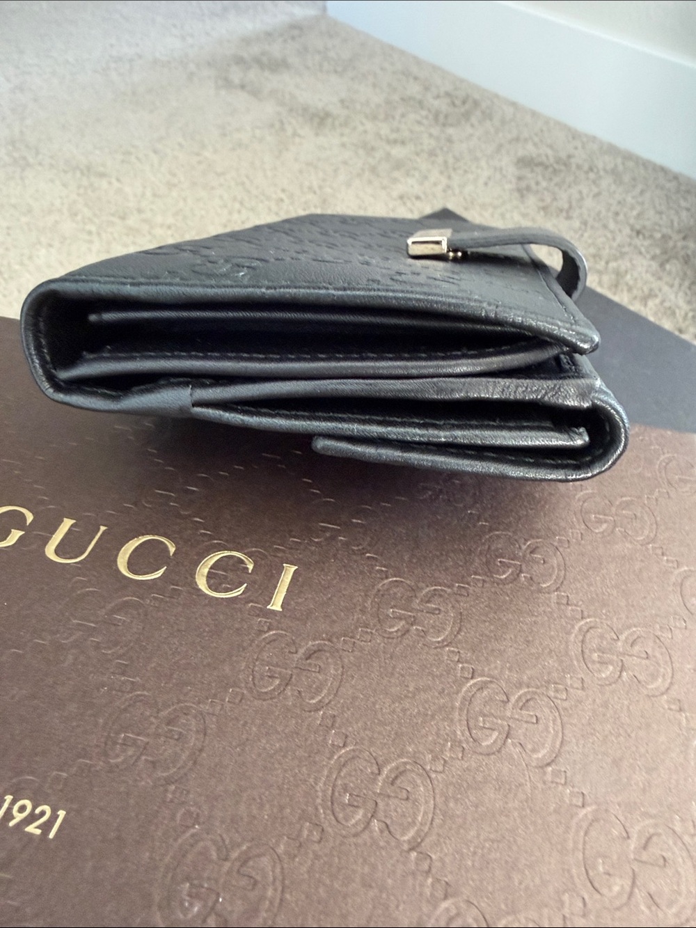 Gucci Black Embossed GG Leather Wallet - Picture 3 of 12